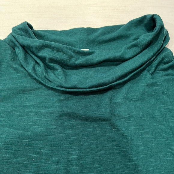 Cato Top - Picture 5 of 6